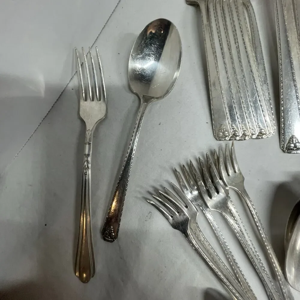 Vintage 81 Piece Prestige Bordeaux Pattern Silverplate Flatware Set/ Rare Knife